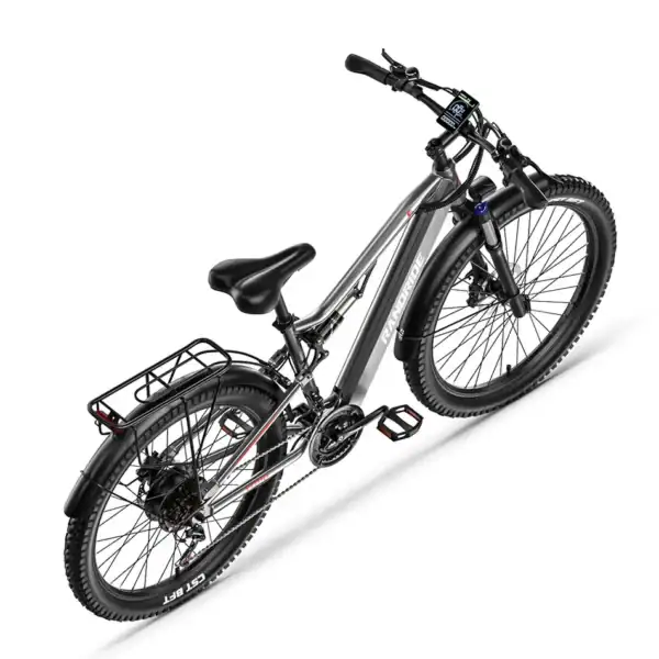 Grå elektrisk mountainbike med bagagehylla på vit bakgrund