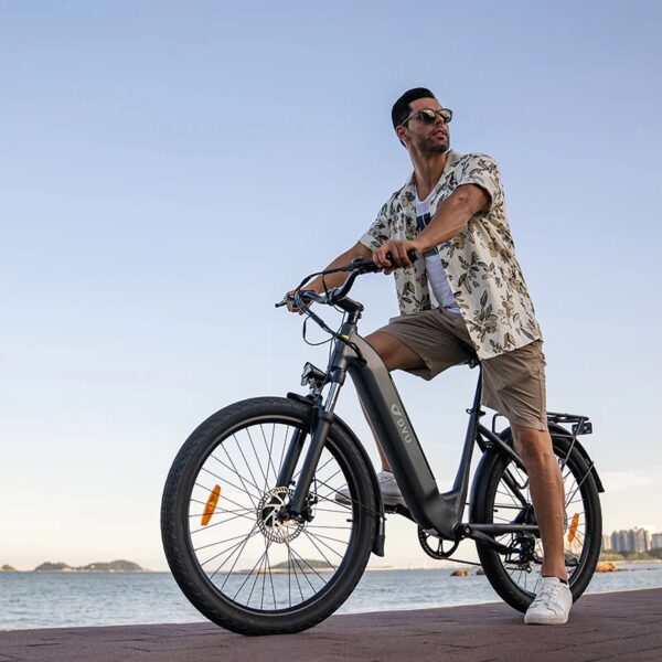 DYU C1 sähköpyörä toimituslaatikossa