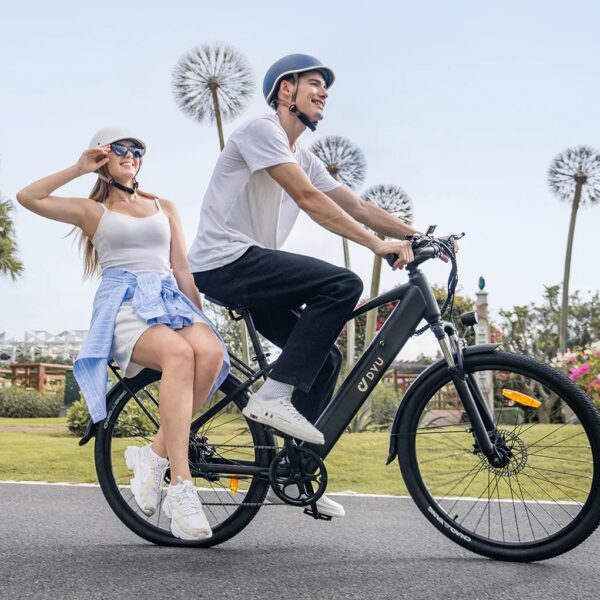 DYU C5 sähköpyörä kaupungille sateettomana aamuna