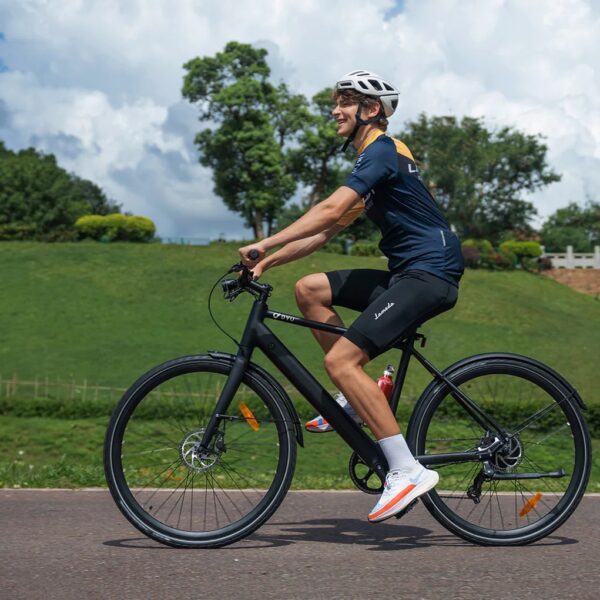 LED-etulamppu pimeässä tiessä