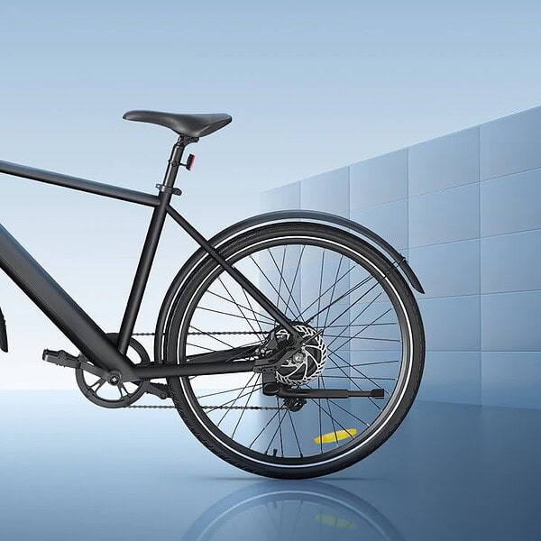 Korkea kuvakulma kaupungin katolla ajossa