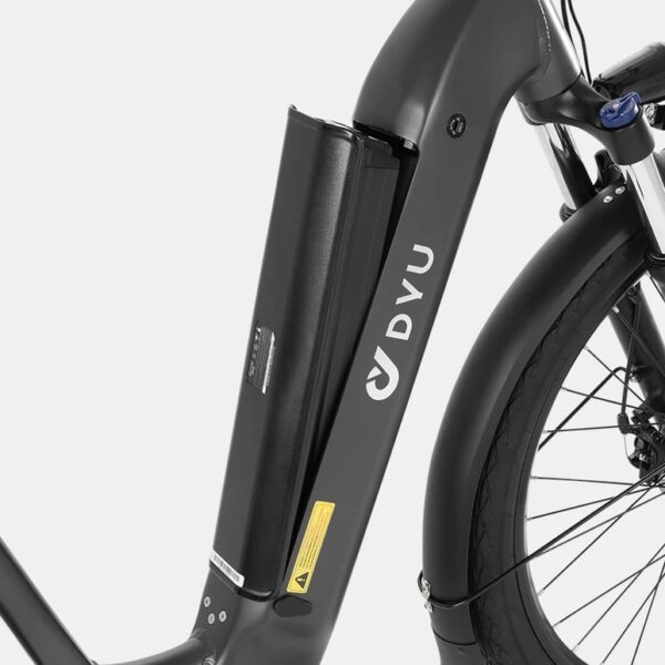 DYU C1 sähköpyörä testiajossa kaupungilla