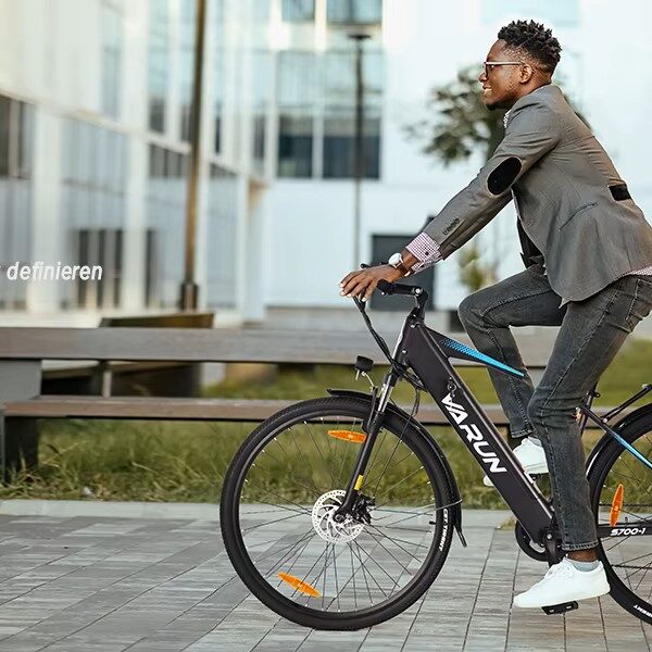 VARUN S700 -sähköpyörä auringonlaskussa