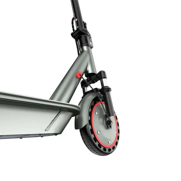 Ooktek D8 Pro sähköpotkulauta kevyessä maastoajossa