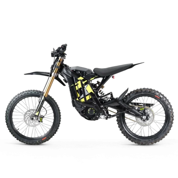 Surron Light Bee X sähkömopo lähikuva maastorenkaista