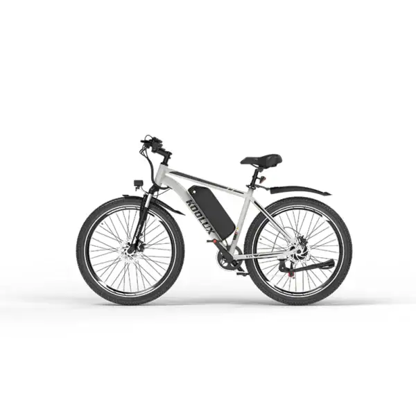 Koolux X15 500w sähköpyörä kaupunkiajossa asfaltilla