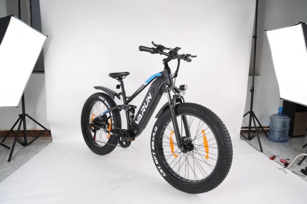 varun-s26-1-26-tuuman-fatbike-musta-vakaa-ajettava.jpg.jpg